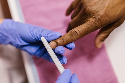 Waarom een viral nail tech chair ineens overal opduikt op social media