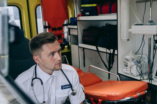 Ambulance bij ongeval in Viral: zo werkt de inzet