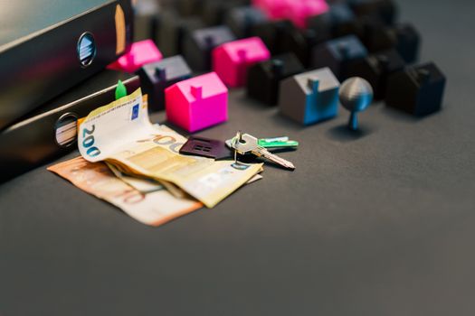 Starter berekent maximale hypotheek met studieschuld op laptop aan de keukentafel